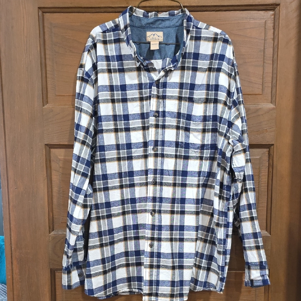 Casual Plaid Button-Down Shirt in Blue, White & Brown
